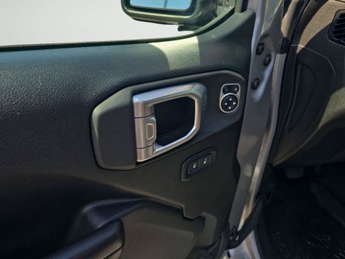 Used 2020 Jeep Wrangler Unlimited Sport S AWD/4WD image 23