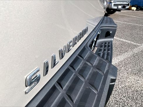 Used 2009 Chevrolet Silverado 1500 W/T w/ LS Package RWD image 9