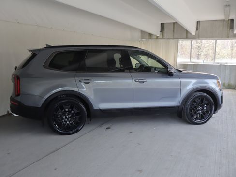 Used 2022 Kia Telluride SX w/ Nightfall Edition Package AWD/4WD image 6