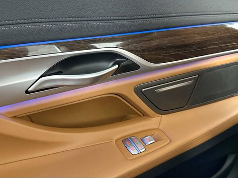 Used 2020 BMW 740i xDrive xDrive w/ Premium Package image 27