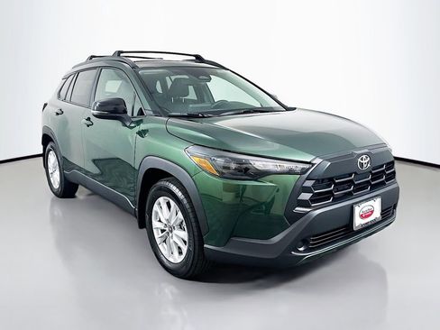 Used 2026 Toyota Corolla Cross LE image 3