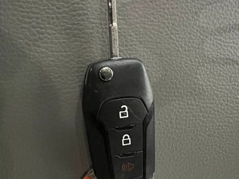 Used 2017 Ford F250 XL w/ Power Equipment Group image 31