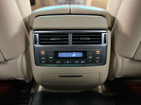 Used 2011 Lexus LX 570 4WD w/ Luxury Pkg image 36