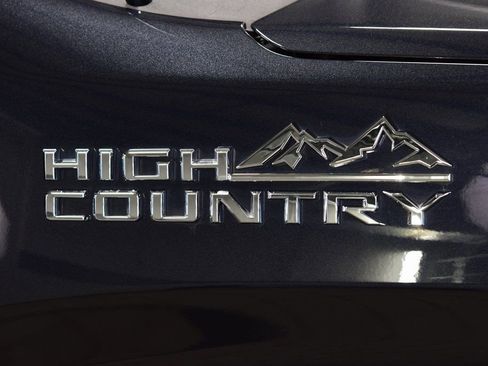 Used 2022 Chevrolet Silverado 1500 High Country w/ High Country Premium Package image 17