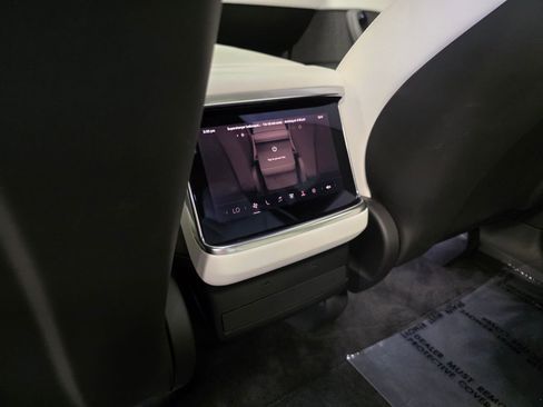 Used 2022 Tesla Model X Plaid image 30