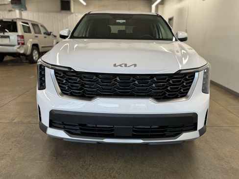 New 2025 Kia Sorento LX image 8