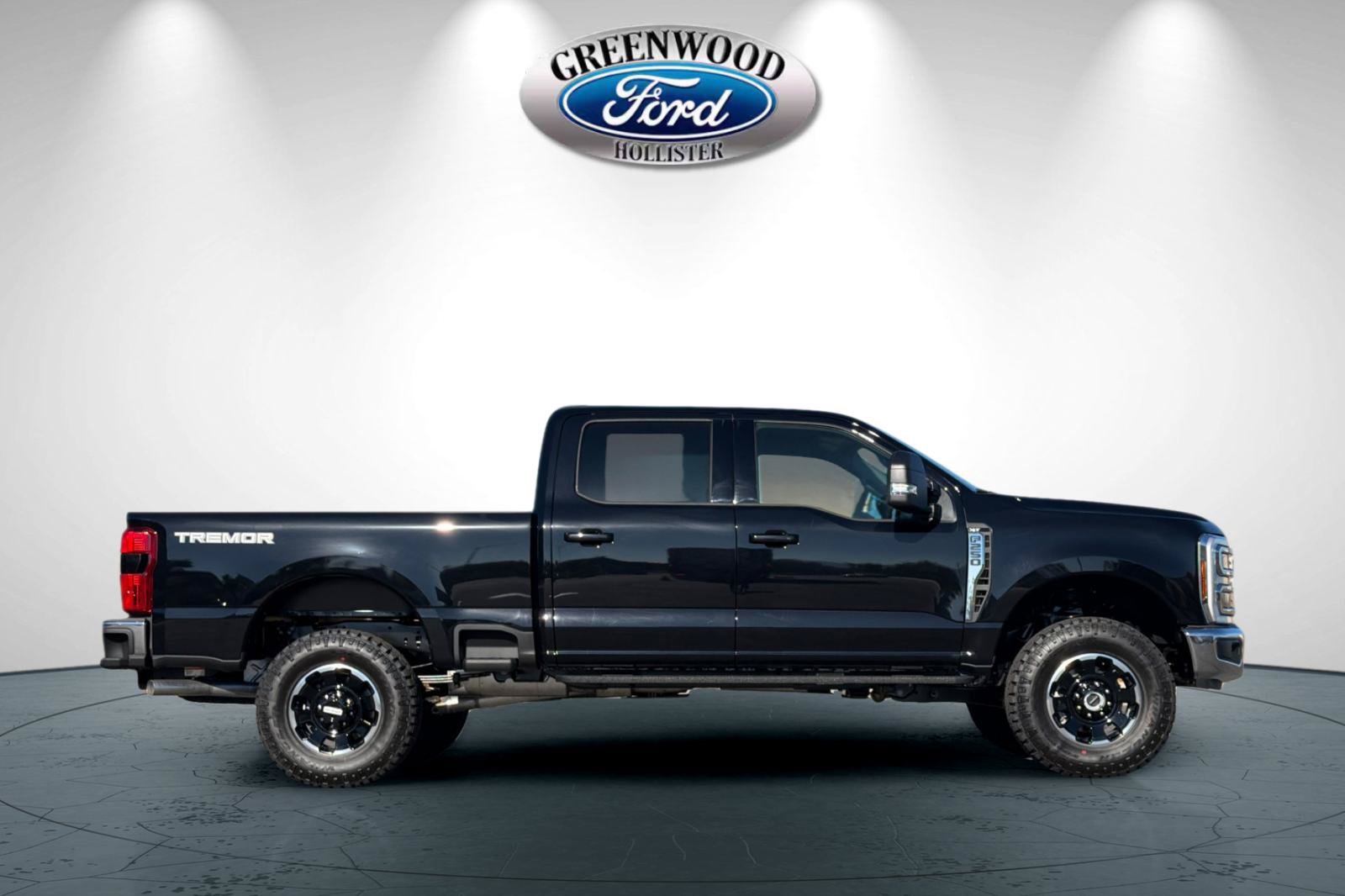 New 2026 Ford F250 XLT w/ XLT Premium Package AWD/4WD image 3