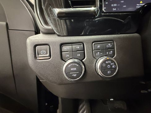 Used 2025 GMC Sierra 2500 SLT w/ SLT Convenience Package AWD/4WD image 20