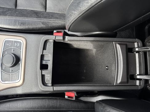 Used 2014 Jeep Grand Cherokee Overland w/ Advanced Technology Group image 28