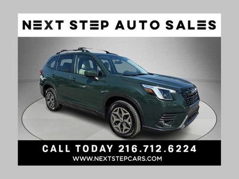 Used 2022 Subaru Forester Premium AWD/4WD image 1