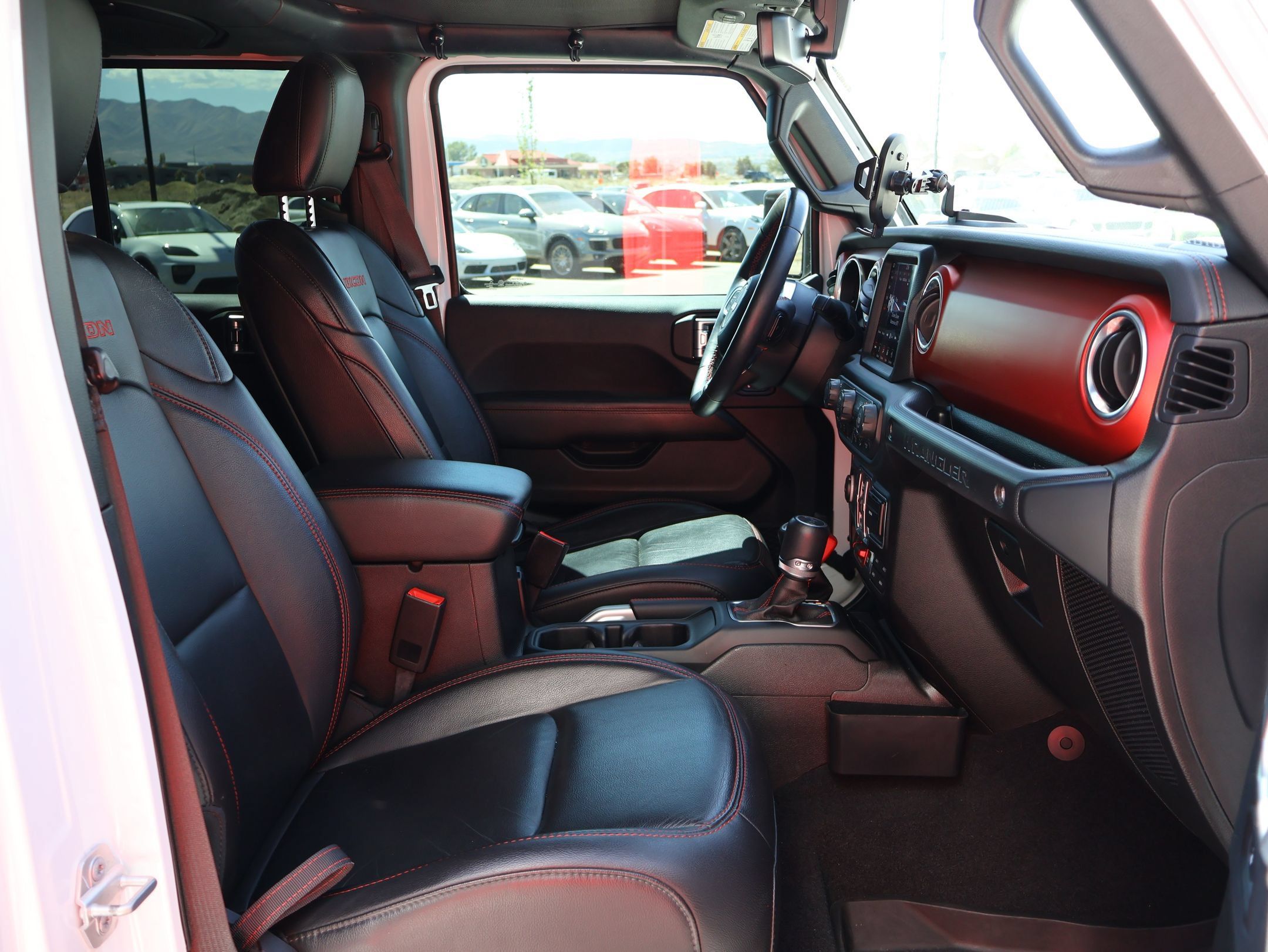 Used 2018 Jeep Wrangler Unlimited Rubicon AWD/4WD image 31