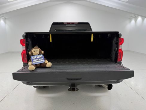 Used 2022 Chevrolet Silverado 2500 LTZ w/ LTZ Convenience Package image 9