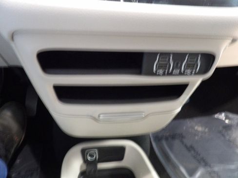 Used 2024 Chrysler Pacifica Touring-L image 31