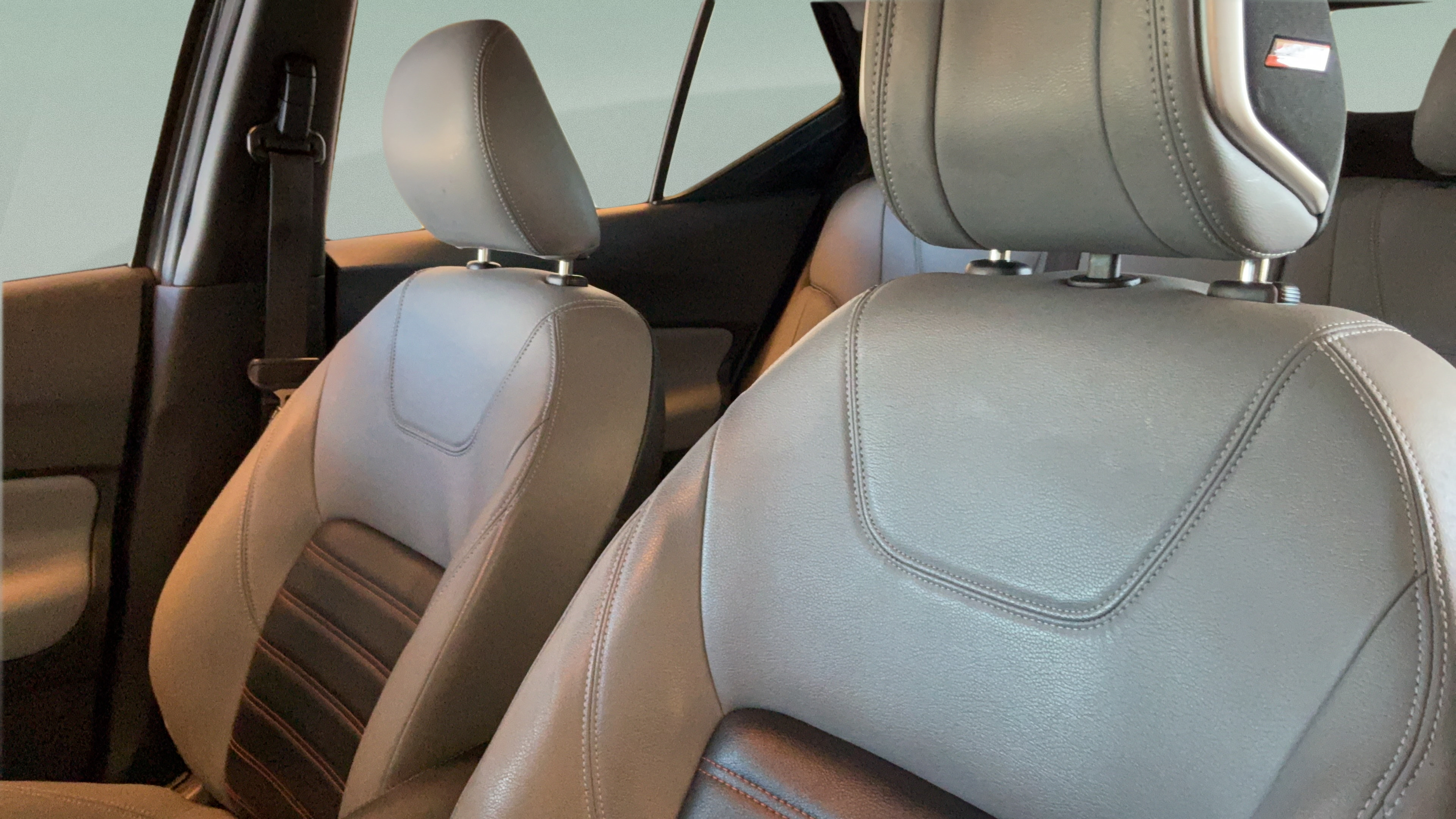 Used 2021 Nissan Kicks SR w/ SR Premium Package FWD image 21