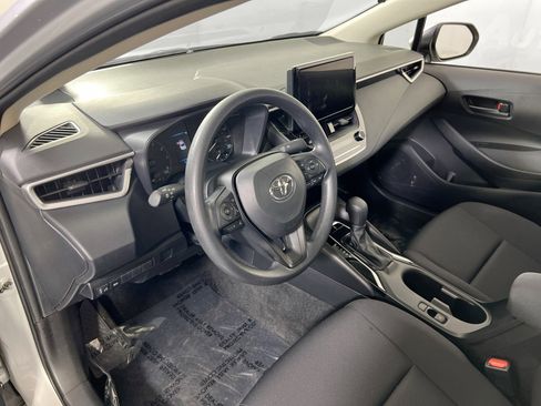 Used 2023 Toyota Corolla LE FWD image 9
