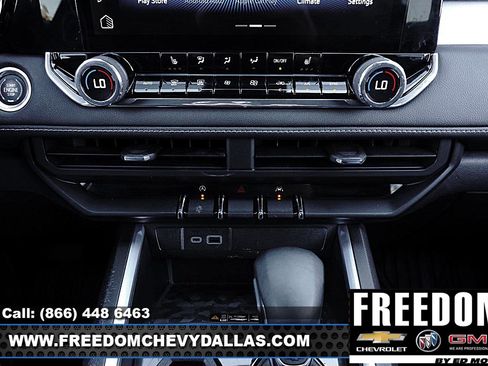 Used 2023 Chevrolet Colorado LT w/ LT Convenience Package II image 17