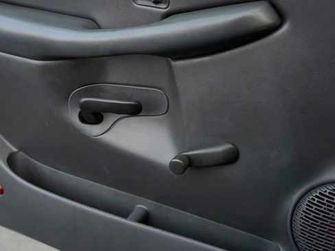 Used 2002 Chevrolet Silverado 1500 2WD Regular Cab image 23