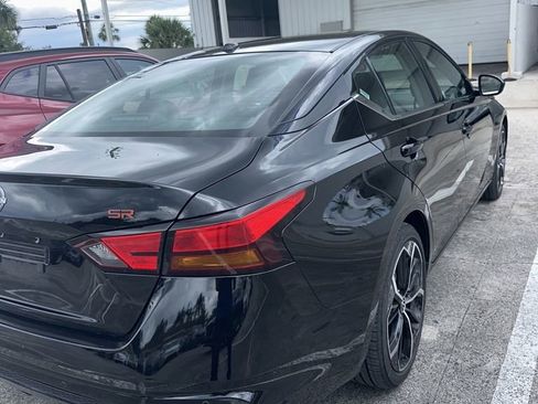 Used 2025 Nissan Altima 2.5 SR FWD image 8