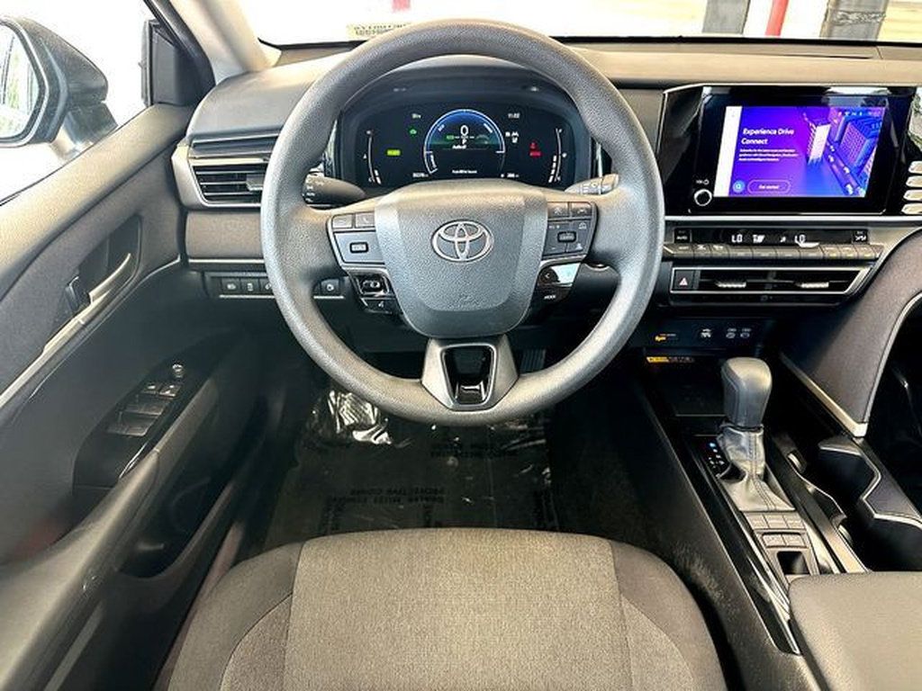 Used 2025 Toyota Camry LE FWD image 21