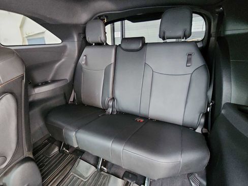 Used 2022 Toyota Sienna XSE image 25