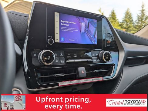 Used 2024 Toyota Highlander XLE image 19