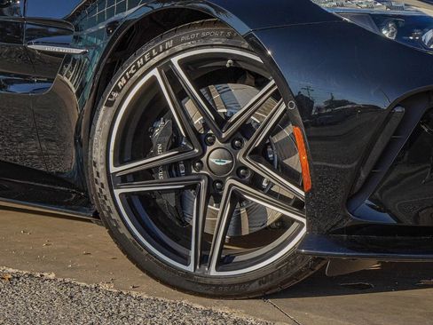 New 2026 Aston Martin V8 Vantage Roadster RWD image 2