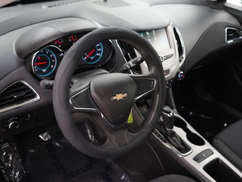 Used 2016 Chevrolet Cruze LS FWD image 19