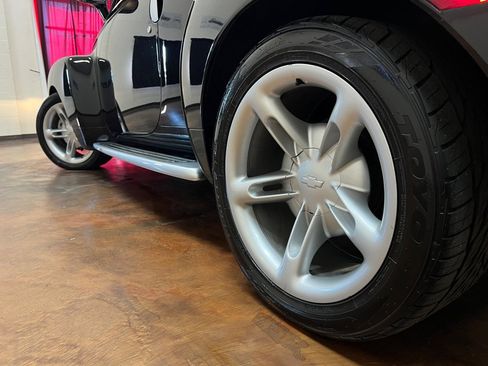 Used 2004 Chevrolet SSR w/ Preferred Equipment Group image 43