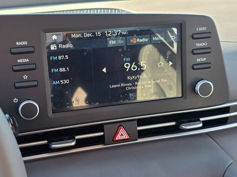 Certified 2025 Hyundai Elantra Sport image 23