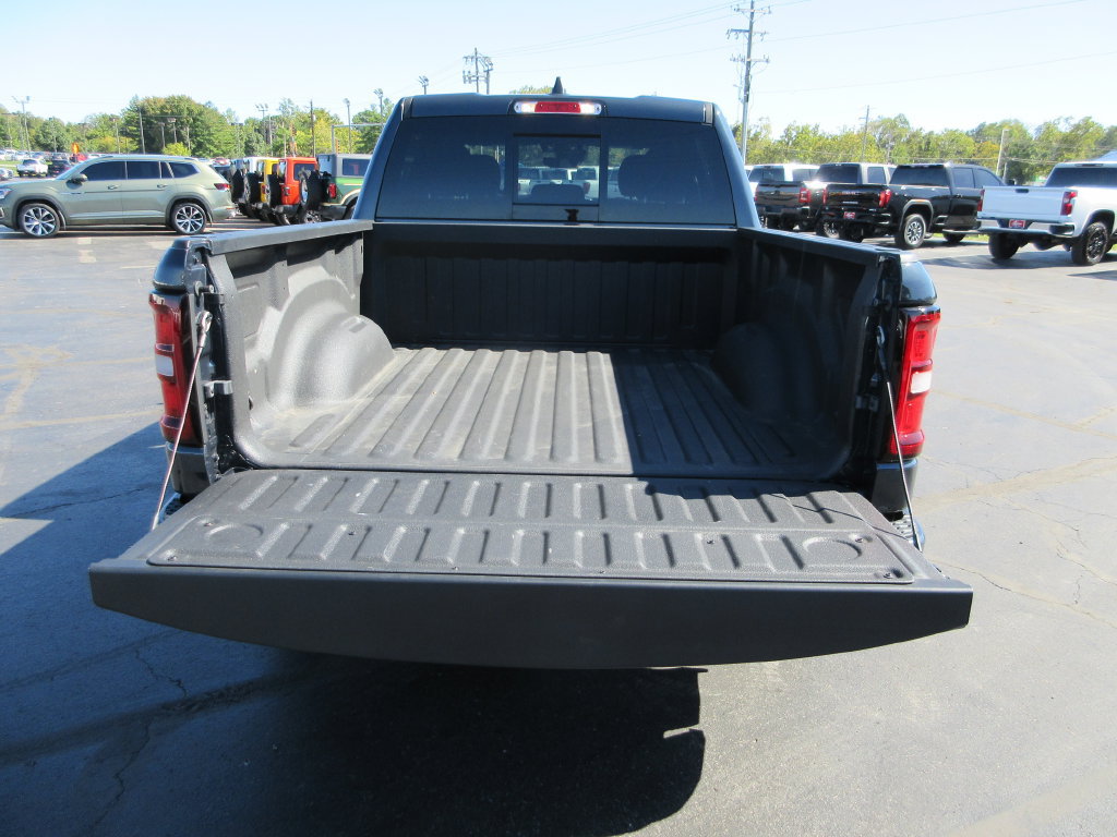 Used 2025 RAM 1500 Big Horn AWD/4WD image 7