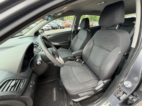 Used 2017 Hyundai Accent SE FWD image 18