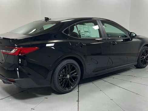 New 2026 Toyota Camry SE image 5