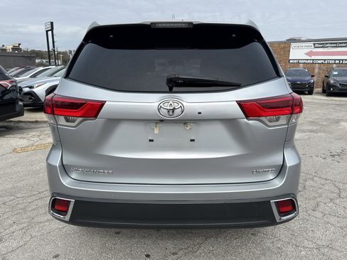 Used 2017 Toyota Highlander Limited image 4