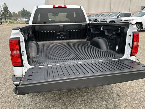 Used 2018 Chevrolet Silverado 1500 LT AWD/4WD image 12