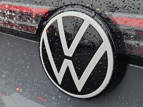 New 2026 Volkswagen ID.4 Pro image 25