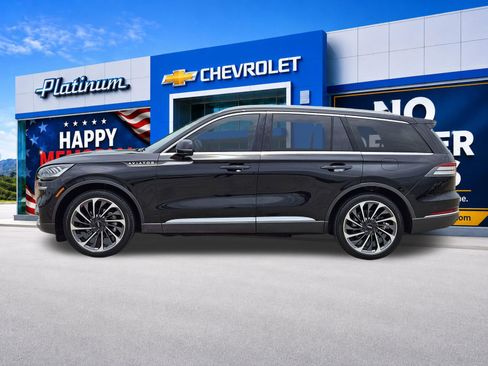 Used 2024 Lincoln Aviator Reserve w/ Equipment Group 201A RWD image 3