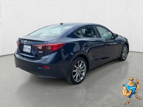 Used 2018 MAZDA MAZDA3 Touring FWD image 5