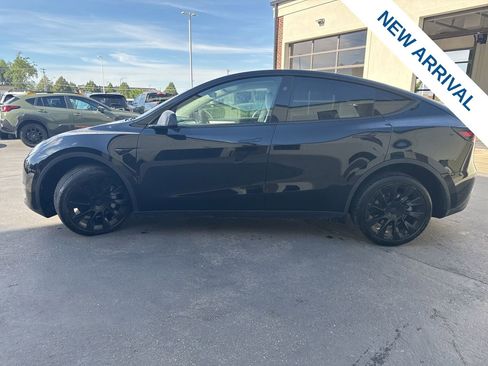 Used 2025 Tesla Model Y Long Range AWD/4WD image 4