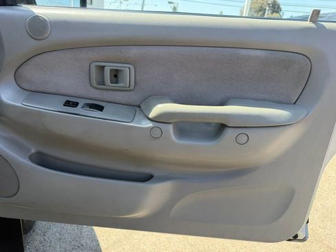 Used 2003 Toyota Tacoma PreRunner RWD image 15
