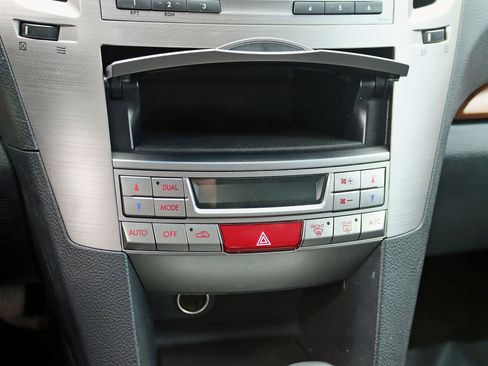 Used 2014 Subaru Outback 2.5i Limited w/ Moonroof Package image 21