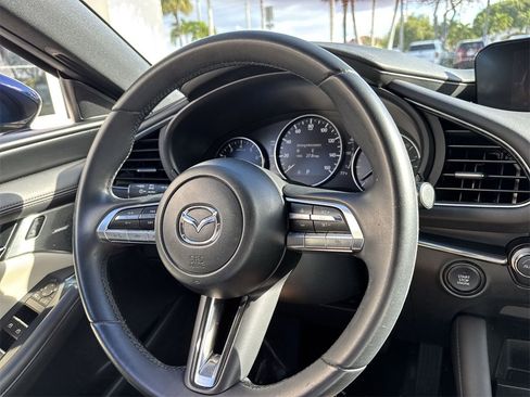 Used 2019 MAZDA MAZDA3 Hatchback w/ Preferred Package image 54