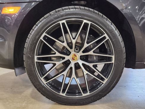 Used 2021 Porsche Macan image 26