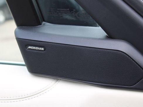 Used 2023 Land Rover Range Rover SE image 12