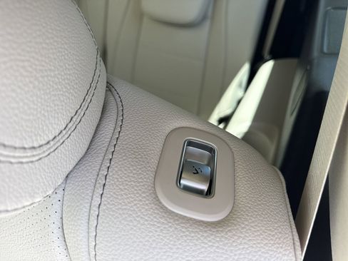 New 2026 Mercedes-Benz GLS 450 4MATIC image 14