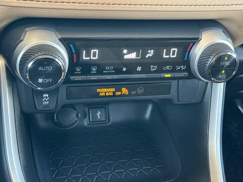 Certified 2022 Toyota RAV4 LE AWD/4WD image 24