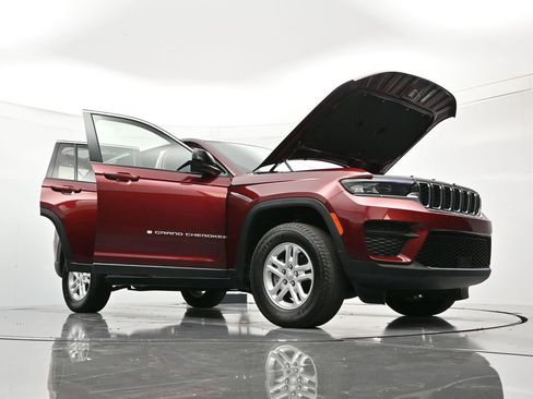 Used 2024 Jeep Grand Cherokee Laredo image 54