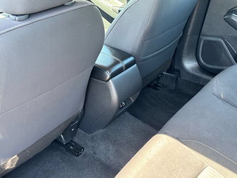 Used 2025 Nissan Altima 2.5 SV FWD image 19