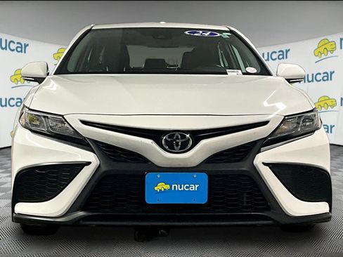 Used 2024 Toyota Camry SE image 2