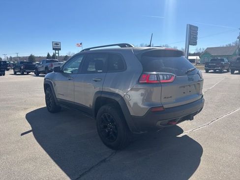 Used 2020 Jeep Cherokee Trailhawk AWD/4WD image 2