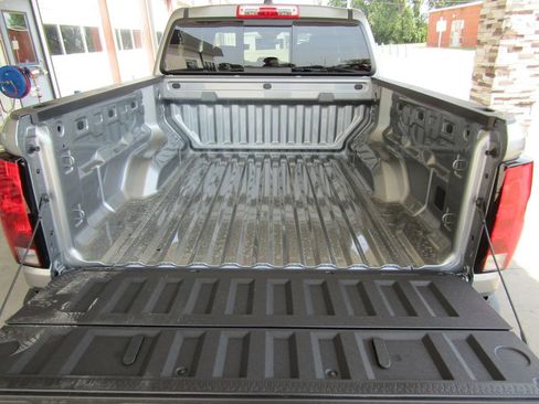 New 2026 Chevrolet Colorado W/T w/ WT Custom Package AWD/4WD image 31